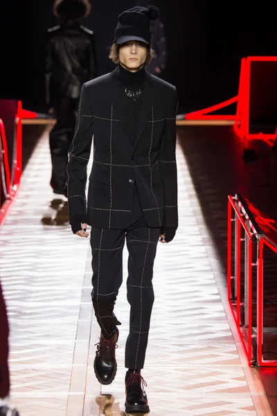 Look 22